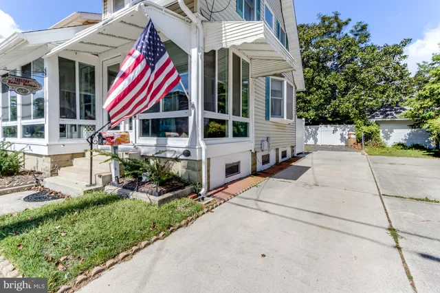 $2,100,000 | 19 Brooklyn Avenue, Rehoboth Beach, DE 19971