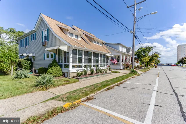 $2,100,000 | 19 Brooklyn Avenue, Rehoboth Beach, DE 19971