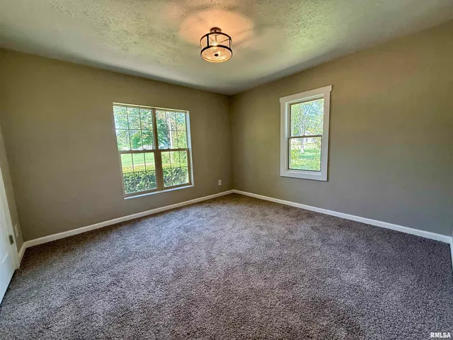 $229,000 | 507 West Grand Avenue, Carterville, IL 62918