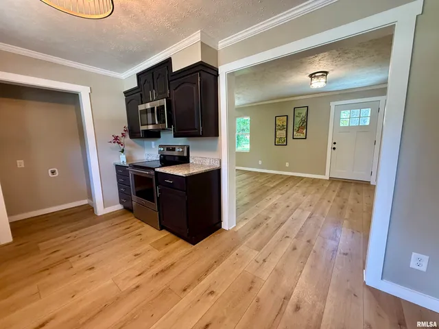 $229,000 | 507 West Grand Avenue, Carterville, IL 62918