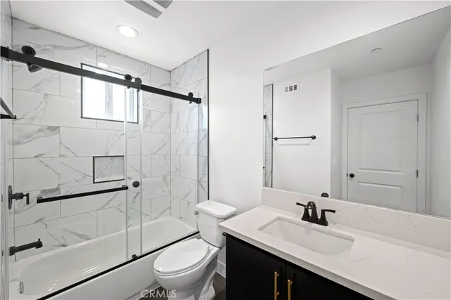 $2,650 | 1039 West 43rd Street, Unit 2, Los Angeles, CA 90037