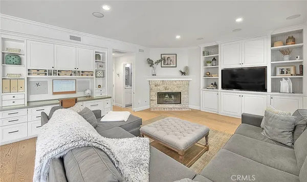 $2,299,999 | 32 Hillsdale, Irvine, CA 92602