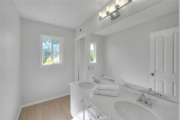 $2,299,999 | 32 Hillsdale, Irvine, CA 92602