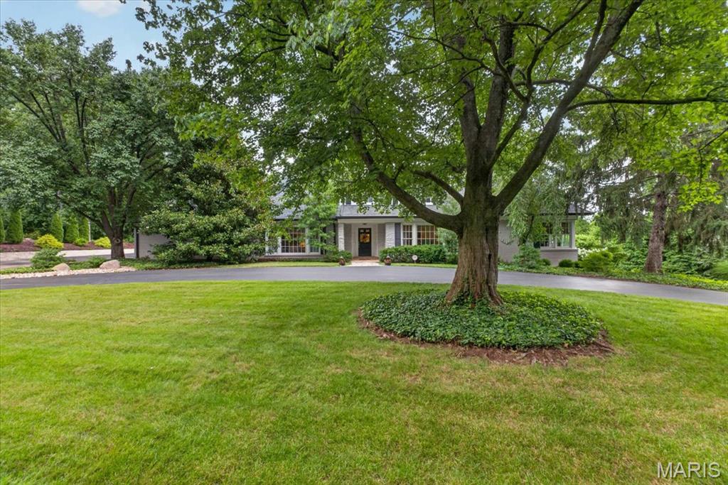 18 South McKnight Road St. Louis, MO 63124 - Photo 2 of 72 Gallery Image 2