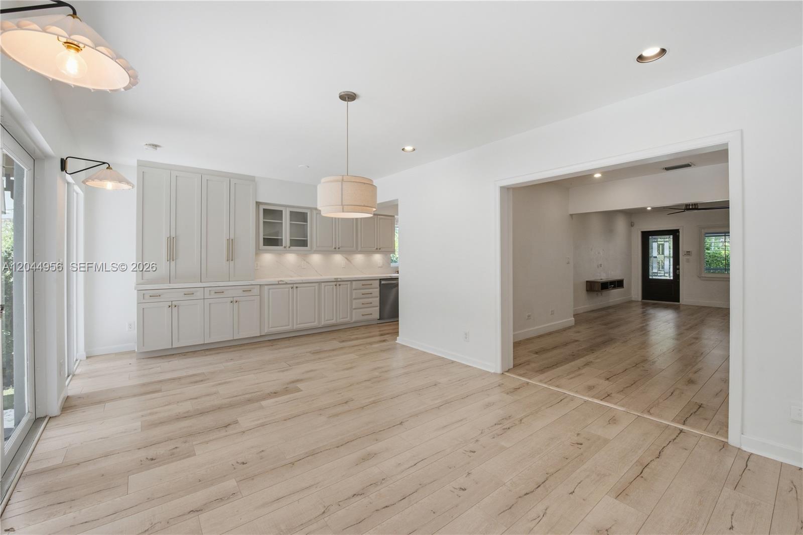 7220 Southwest 53rd Court Miami, FL 33143 - Photo 6 of 24