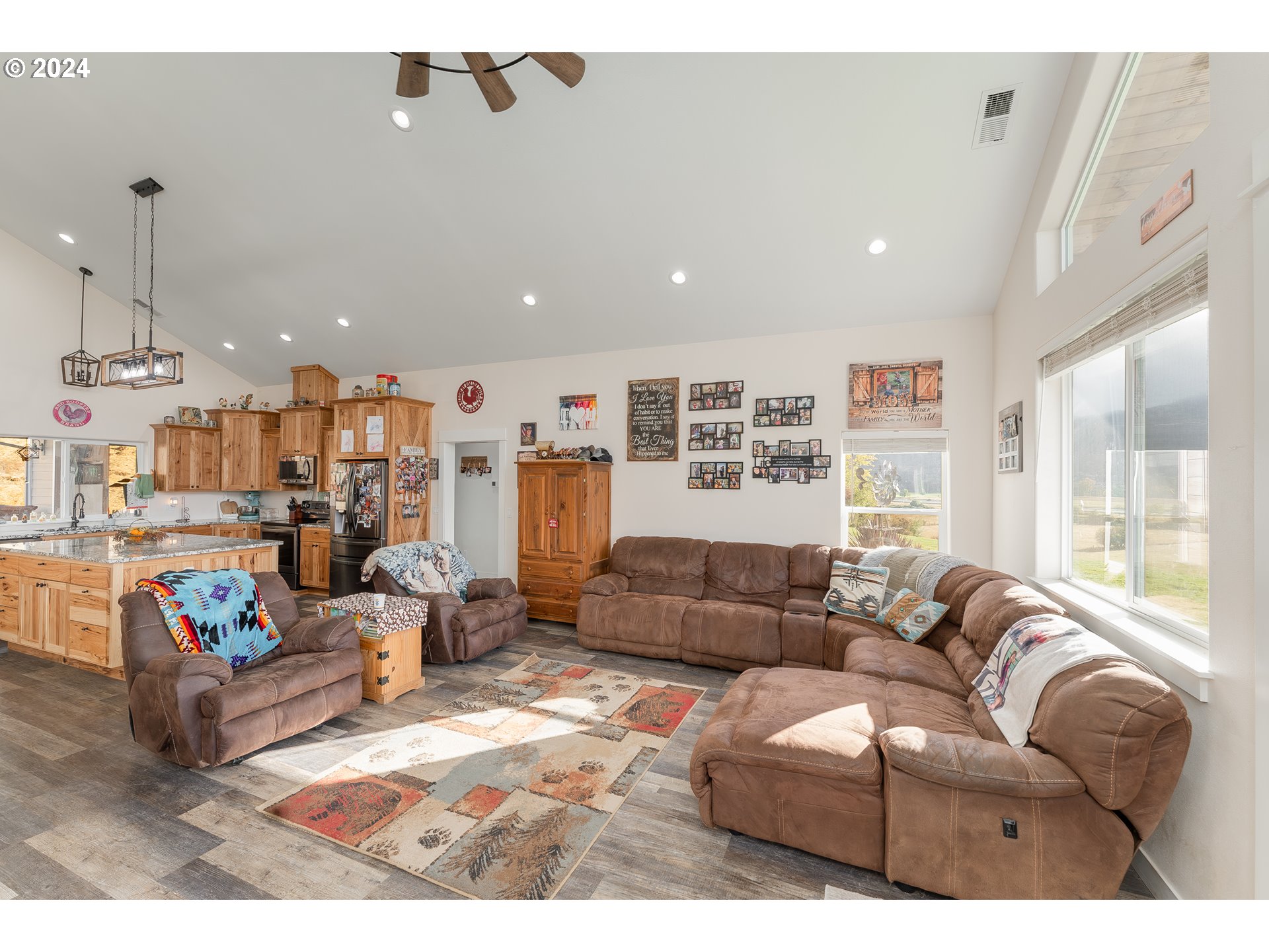 777 Weaver Road Myrtle Creek, OR 97457 - Photo 5 of 44