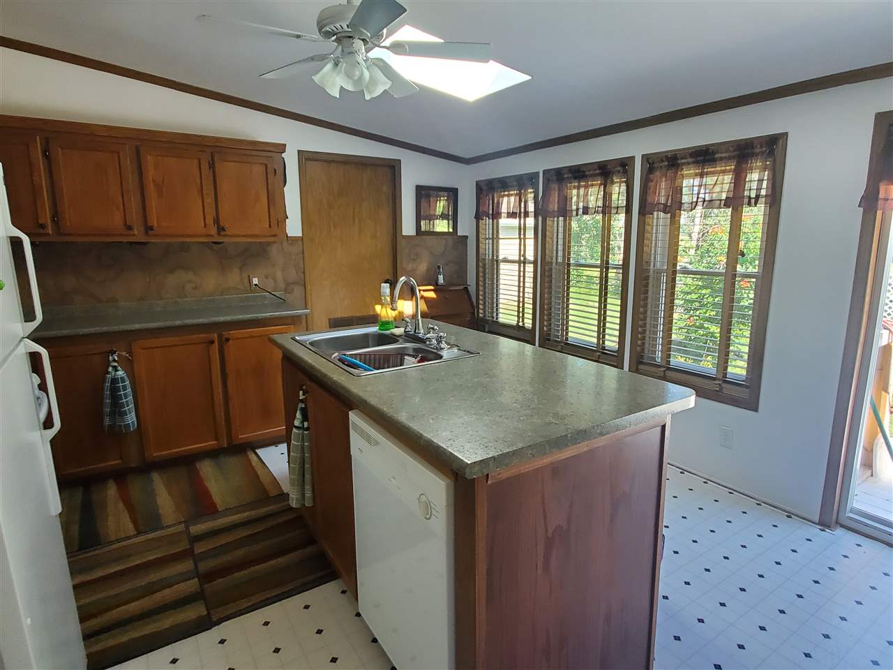 6021 East Millbrook Road Shepherd, MI 48883 - Photo 9 of 20 1865328-8.JPG