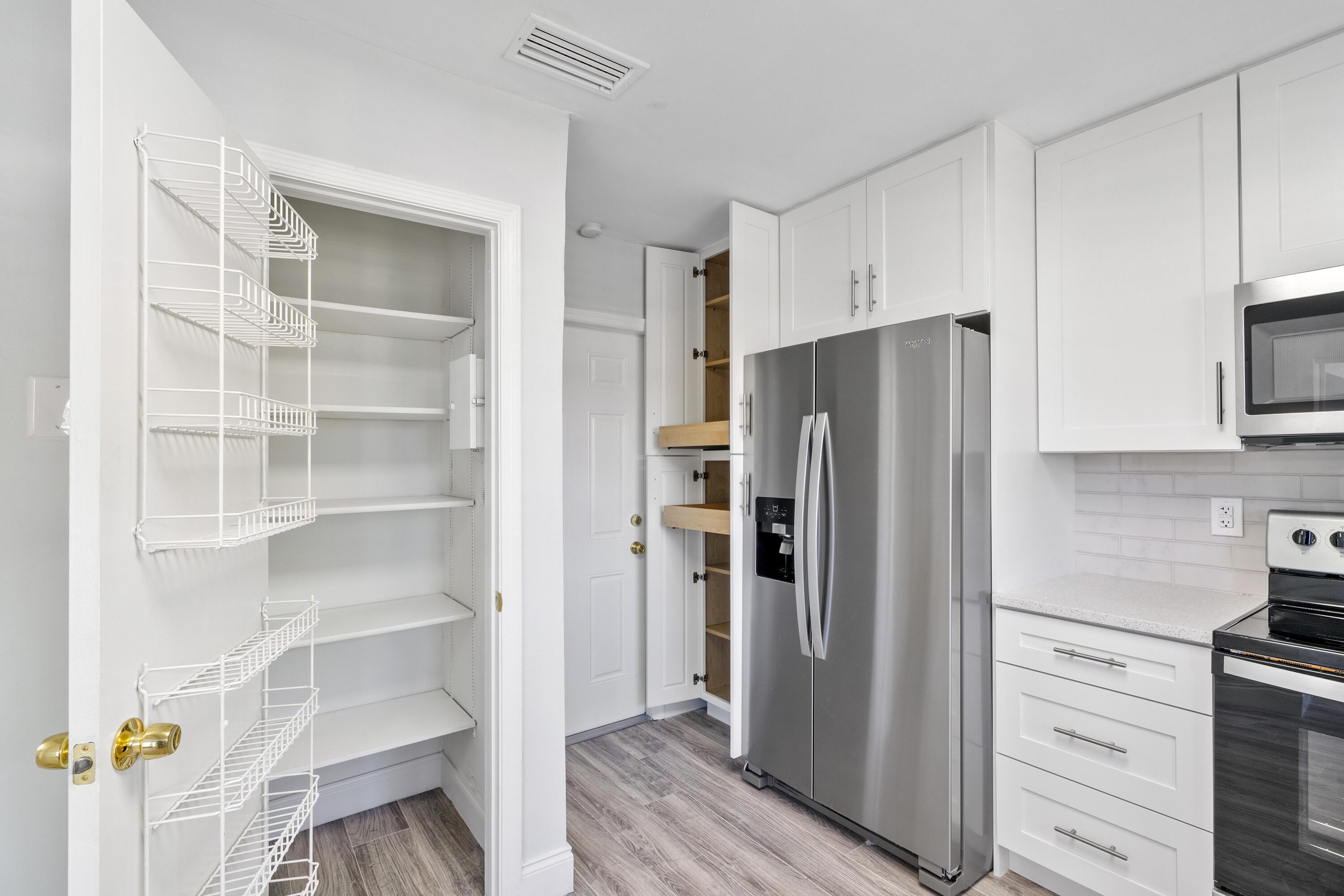 4820 Equestrian Circle, Unit B Boynton Beach, FL 33436 - Photo 10 of 33 4820 Equestrian Cir unit b_25