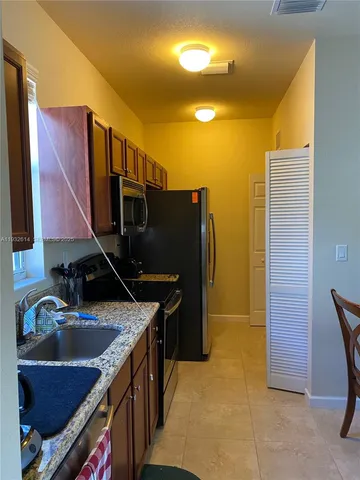 $1,450 | 9464 Southwest 171st Place, Unit ANNEX, Miami, FL 33196