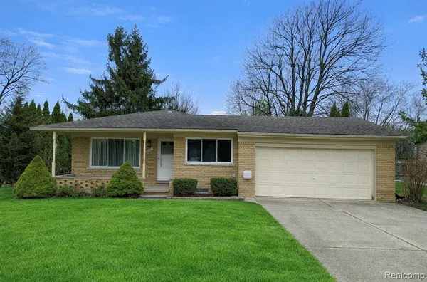 $2,200 | 2235 Chesley Drive, Sterling Heights, MI 48310
