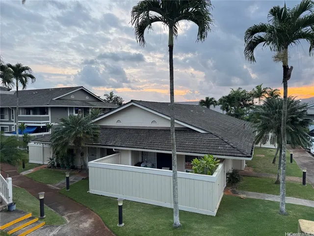 $2,800 | 94-1059 Oli Loop, Unit B7, Waipahu, HI 96797