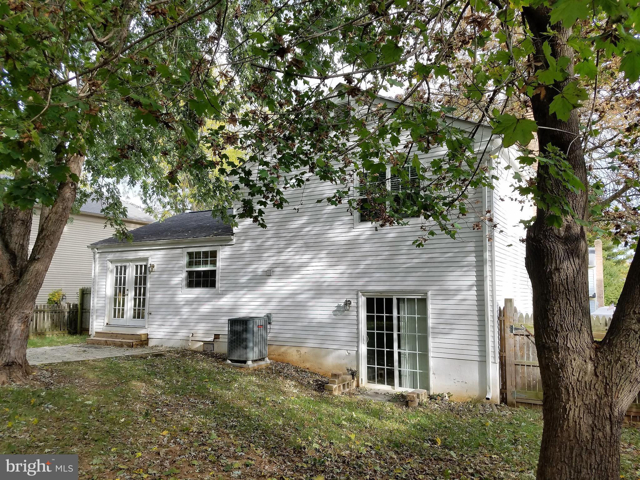 Exterior (Rear)