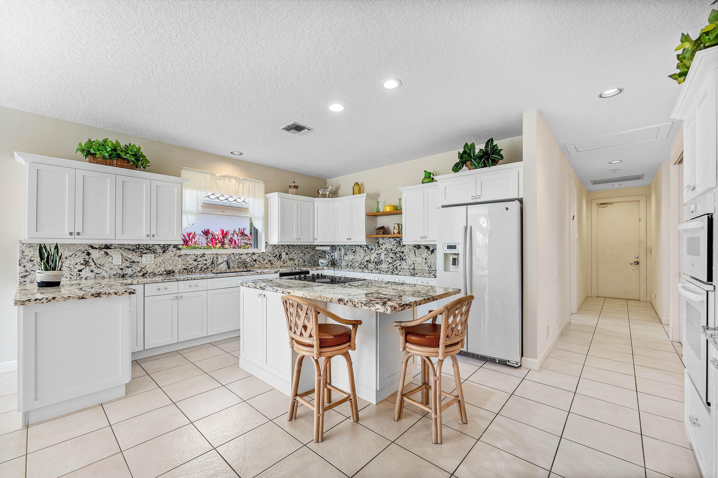 4 Sutton Drive Boynton Beach, FL 33436 - Photo 19 of 90 Kitchen