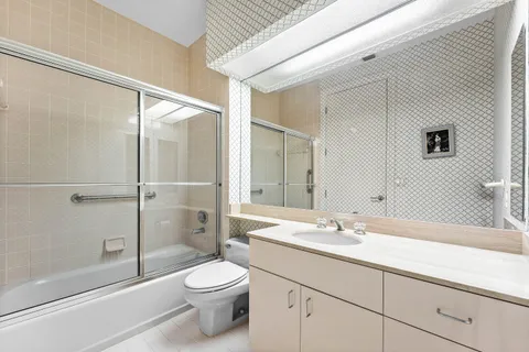 $1,224,900 | 4 Sutton Drive, Boynton Beach, FL 33436