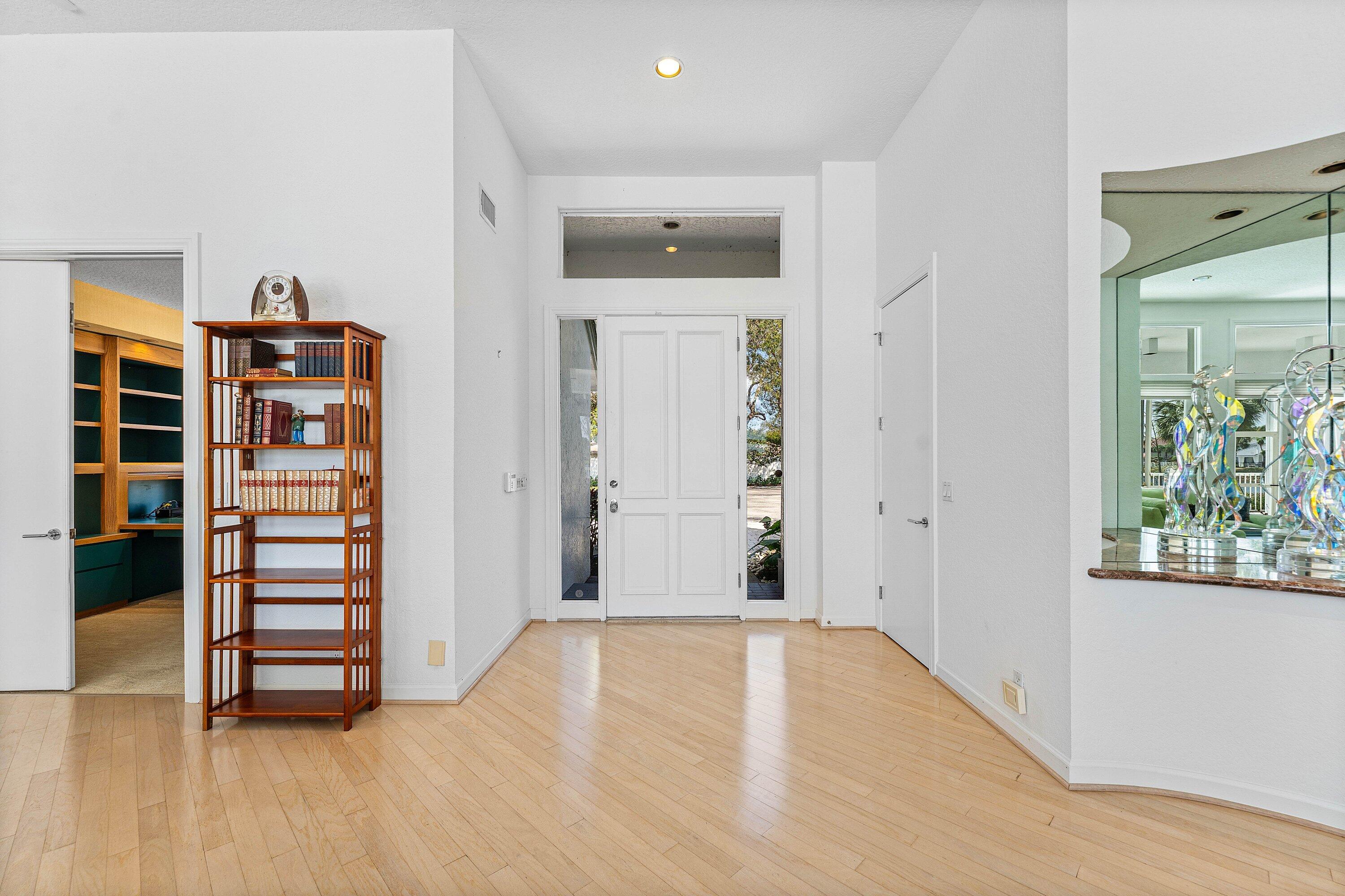 4 Sutton Drive Boynton Beach, FL 33436 - Photo 7 of 90 Foyer