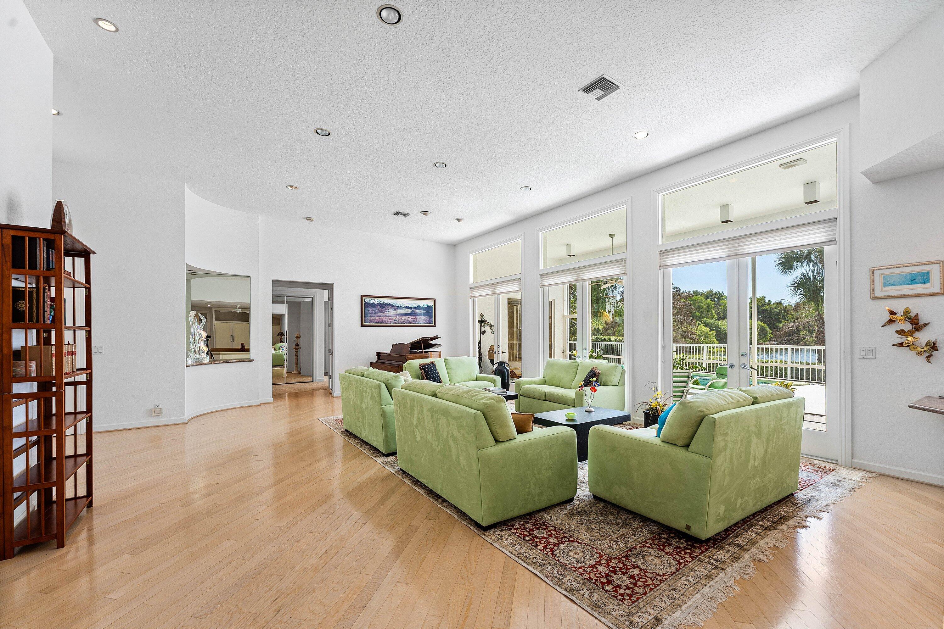 4 Sutton Drive Boynton Beach, FL 33436 - Photo 9 of 90 Living Room