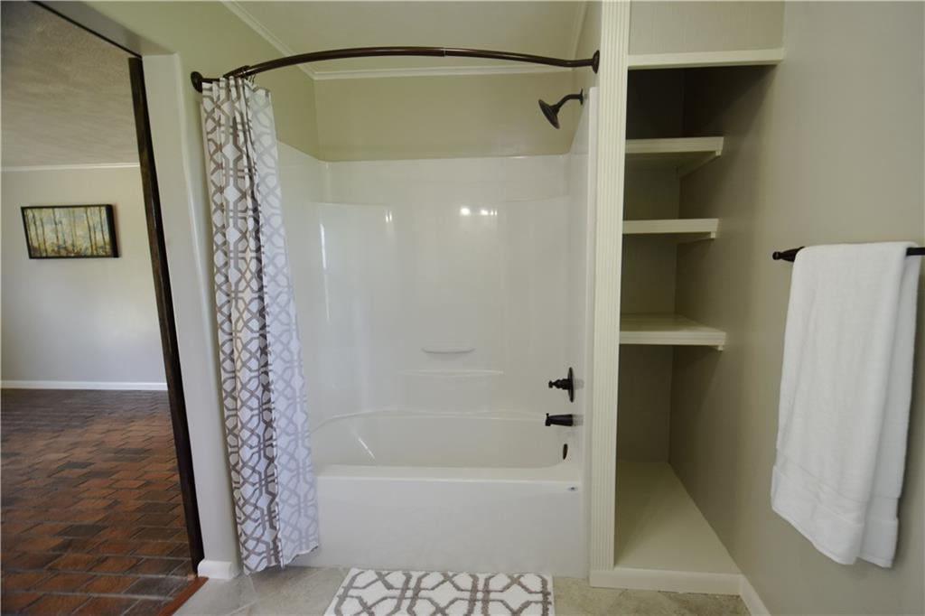 1238 Hooper Road Pineville, LA 71360 - Photo 17 of 24 Gallery Image 17