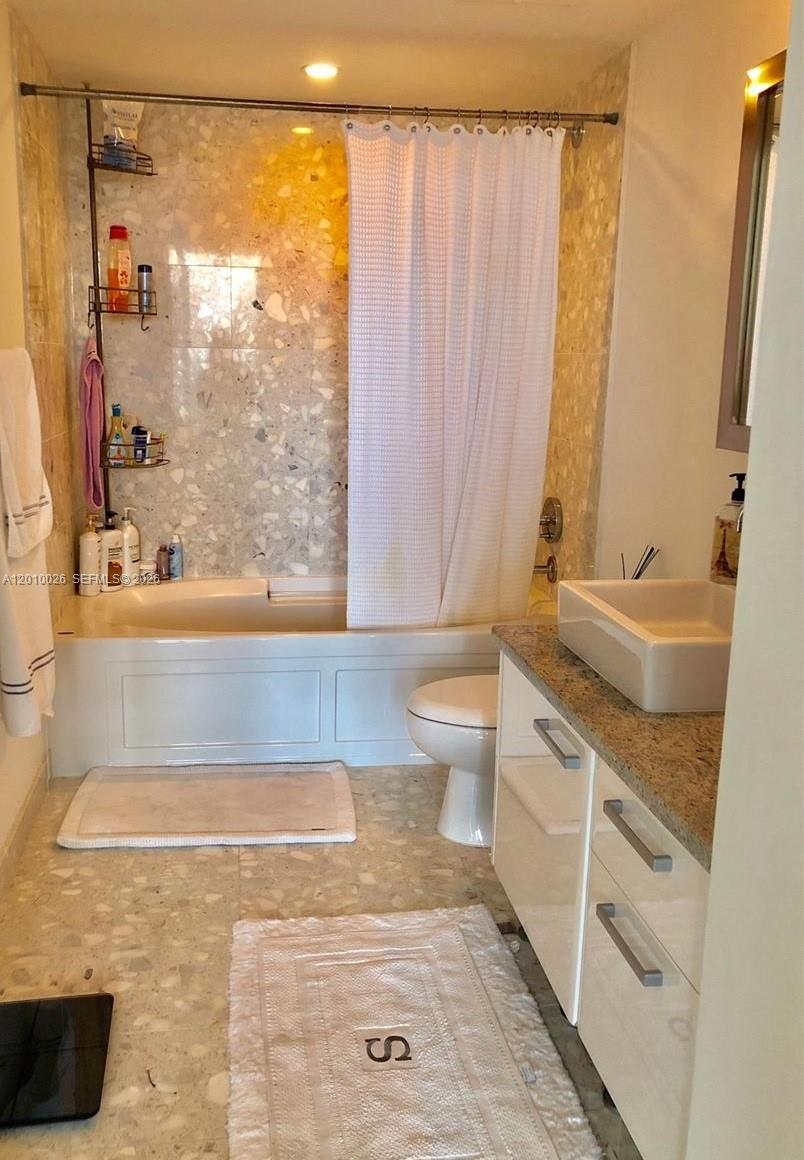 185 Southwest 7th Street, Unit 3309 Miami, FL 33130 - Photo 13 of 20