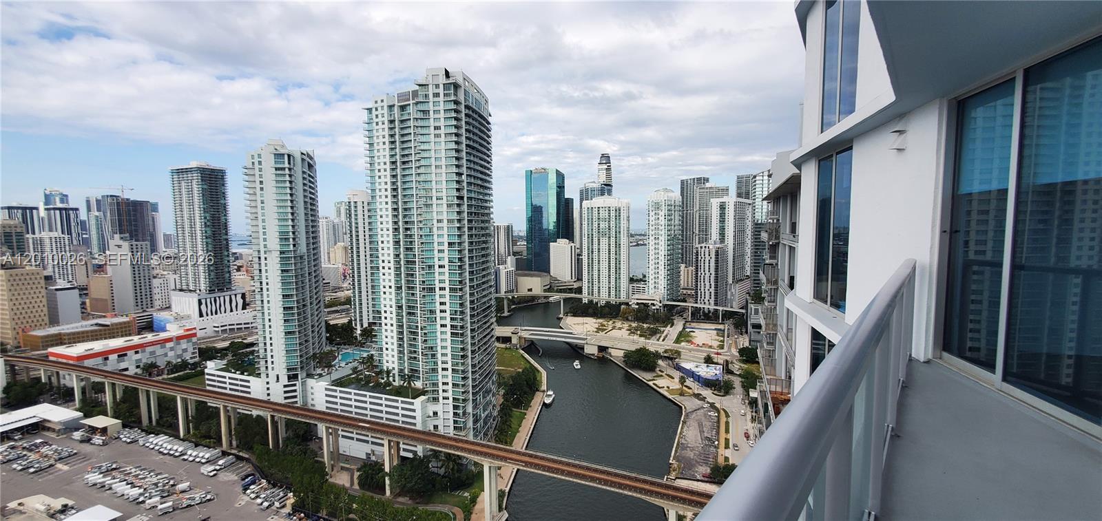 185 Southwest 7th Street, Unit 3309 Miami, FL 33130 - Photo 2 of 20