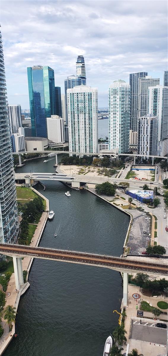 185 Southwest 7th Street, Unit 3309 Miami, FL 33130 - Photo 4 of 20