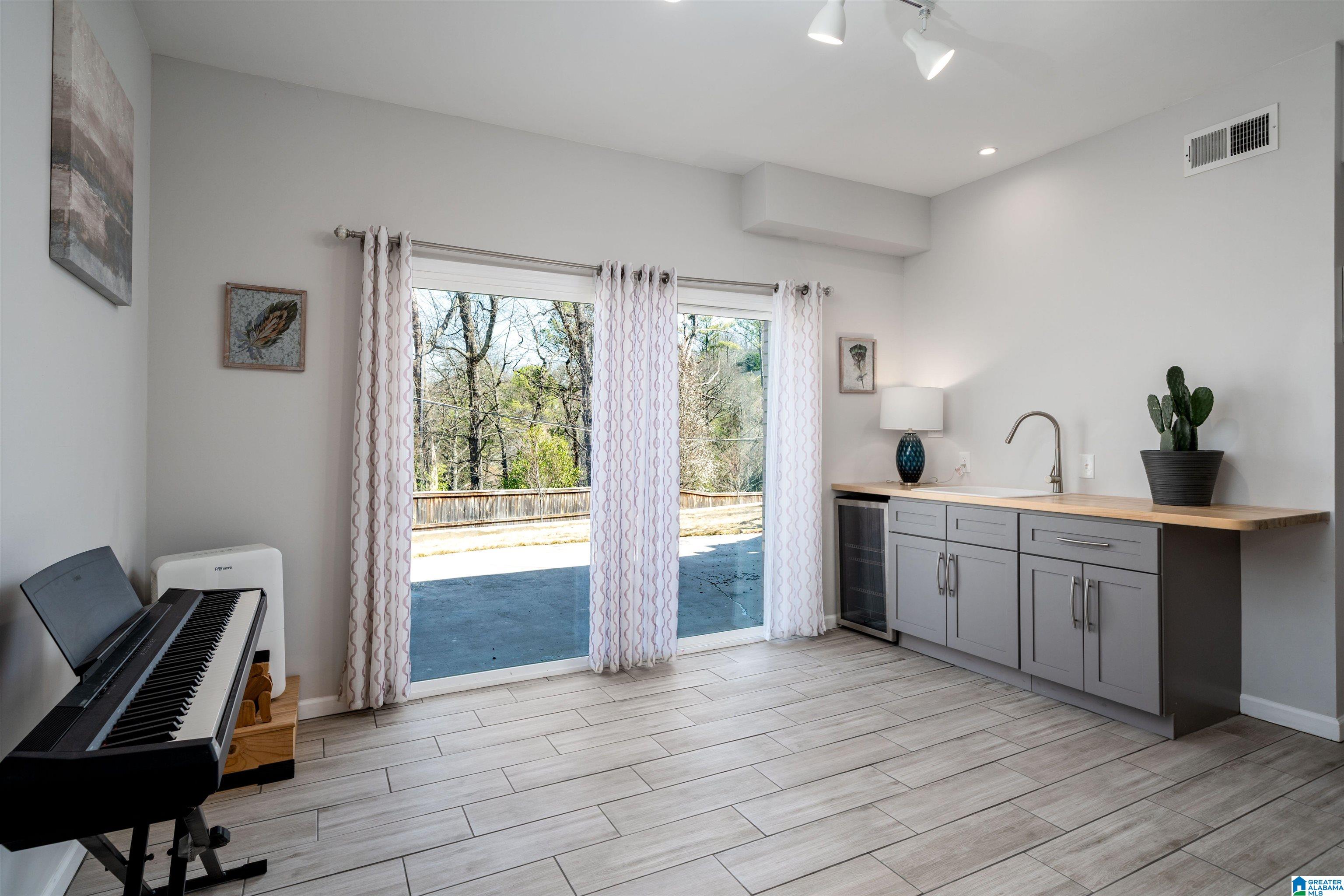 1305 Overwood Road Birmingham, AL 35222 - Photo 25 of 33