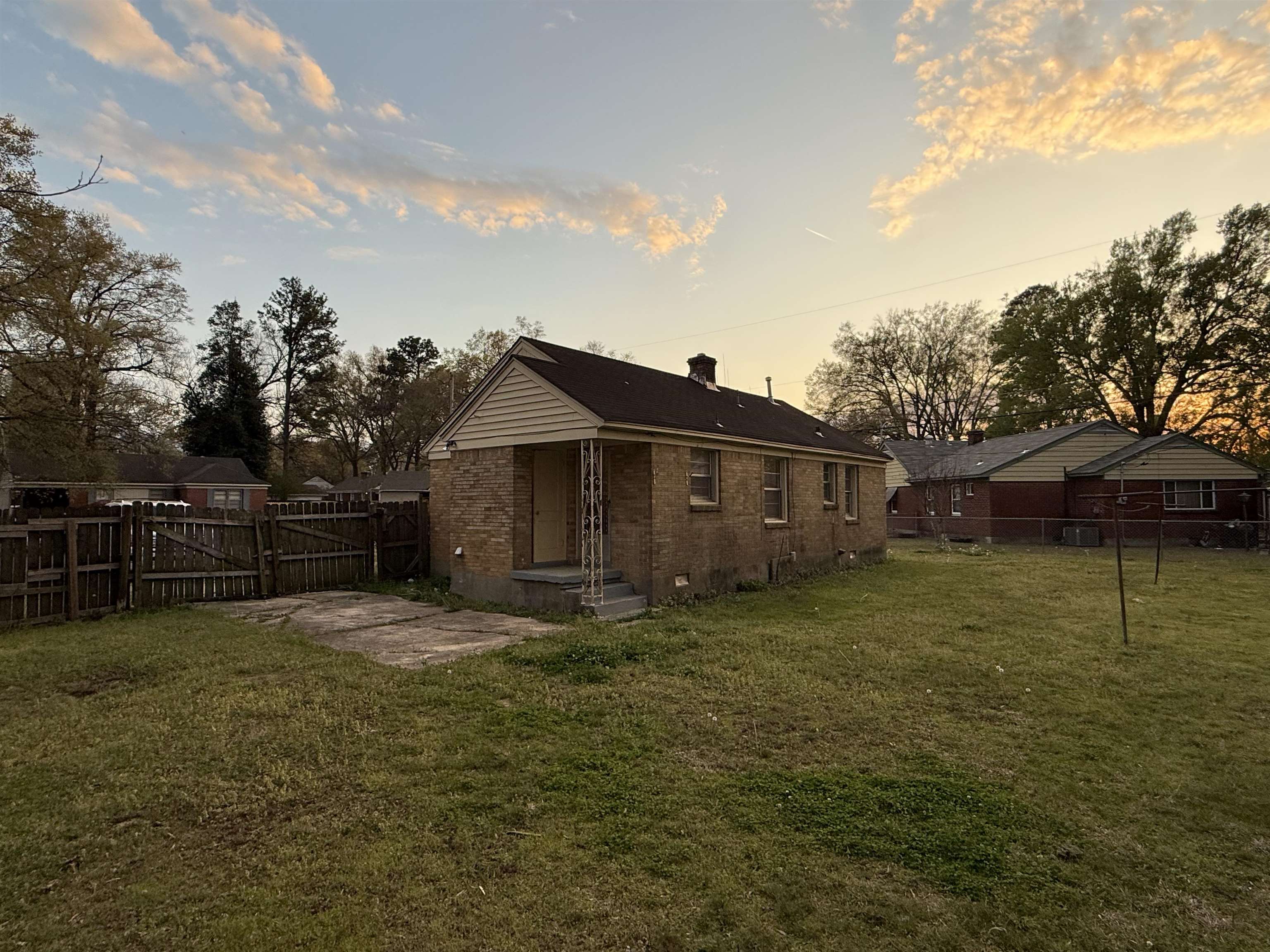 4408 Jamerson Road Memphis, TN 38122 - Photo 13 of 16 a view of a house with a yard