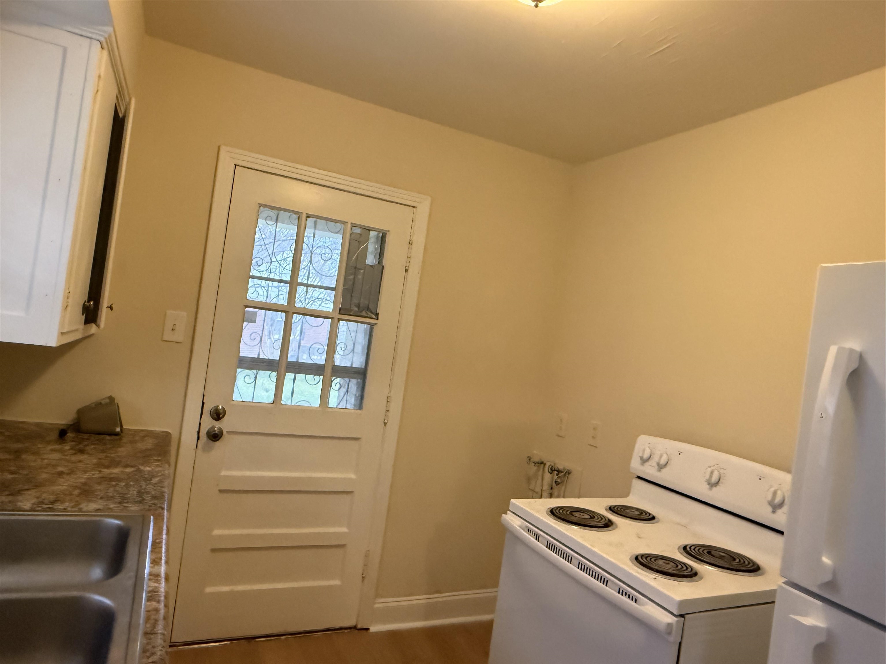 4408 Jamerson Road Memphis, TN 38122 - Photo 7 of 16 a utility room with dryer and washer