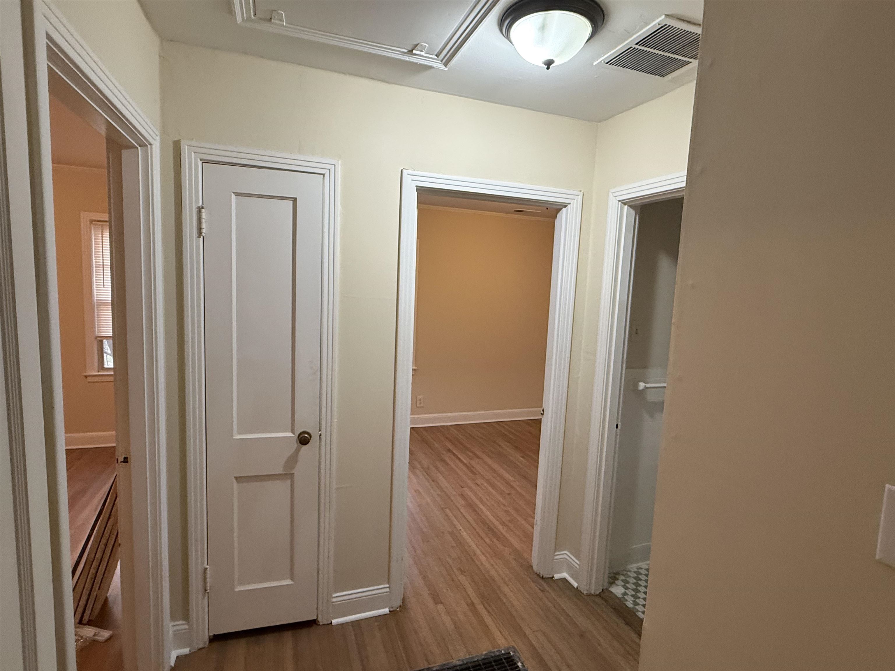 4408 Jamerson Road Memphis, TN 38122 - Photo 9 of 16 an entryway with wooden floor