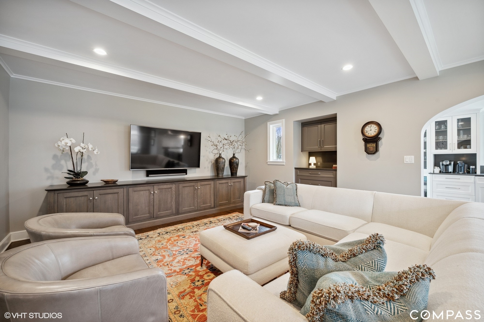 460 Berkeley Avenue Winnetka, IL 60093 - Photo 14 of 45 a living room with furniture and a flat screen tv