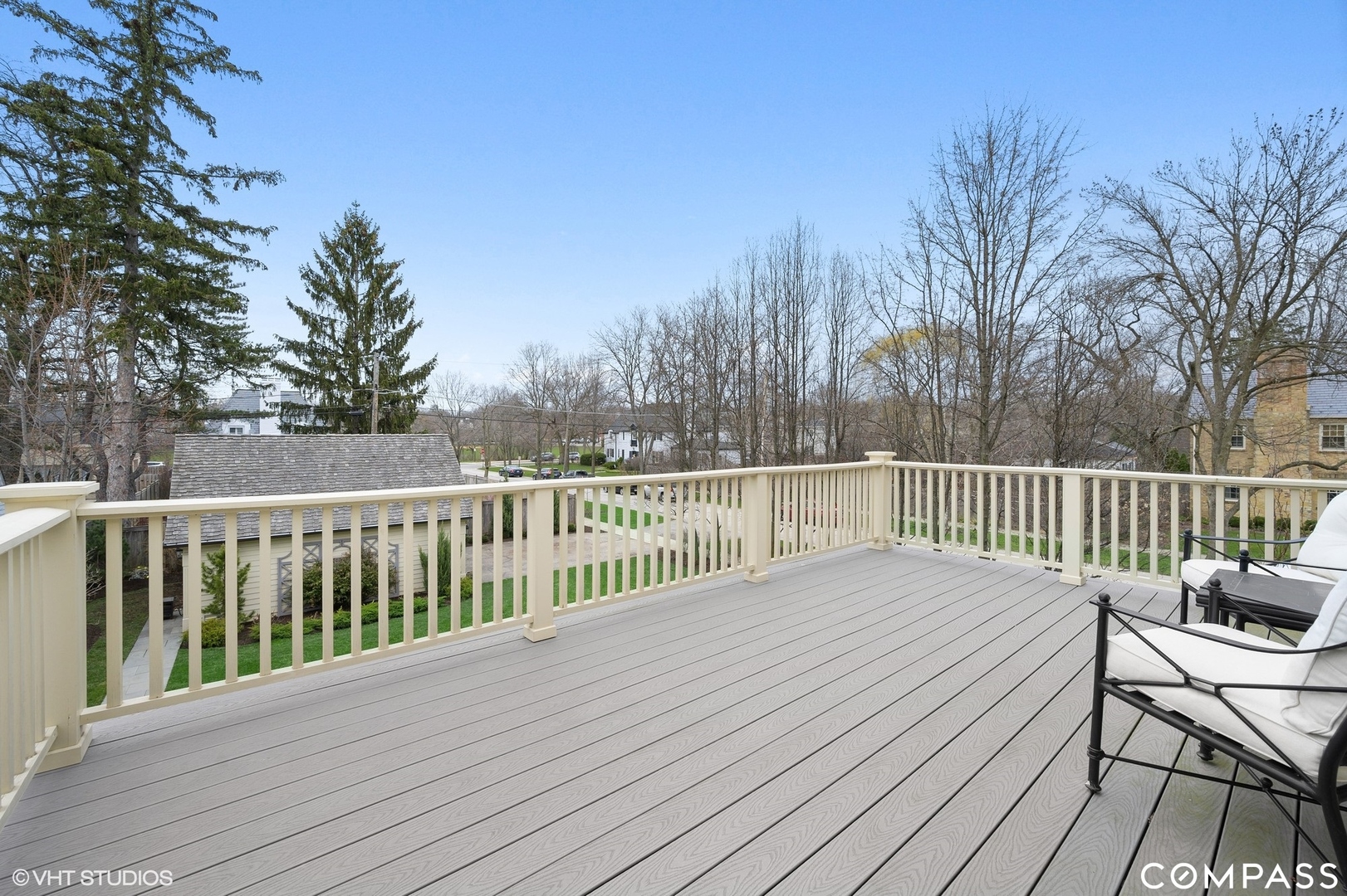 460 Berkeley Avenue Winnetka, IL 60093 - Photo 27 of 45 a balcony with wooden floor and fence