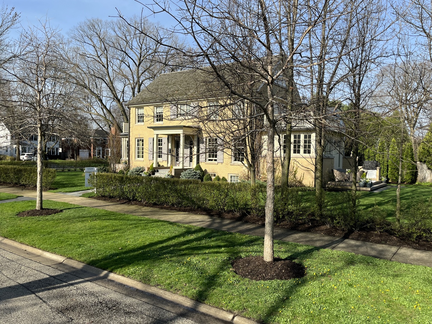 460 Berkeley Avenue Winnetka, IL 60093 - Photo 3 of 45 a view of a house with a yard
