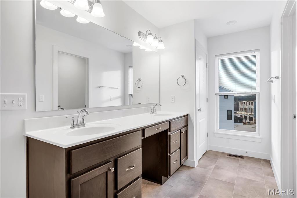 304 Indigo Court, Unit 304 Chesterfield, MO 63005 - Photo 26 of 34