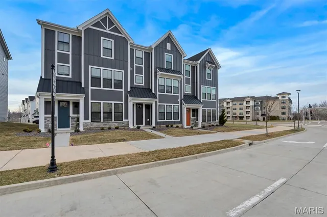 $4,900 | 304 Indigo Court, Unit 304, Chesterfield, MO 63005
