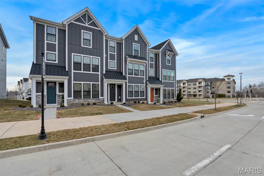 304 Indigo Court, Unit 304 Chesterfield, MO 63005 - Photo 3 of 34