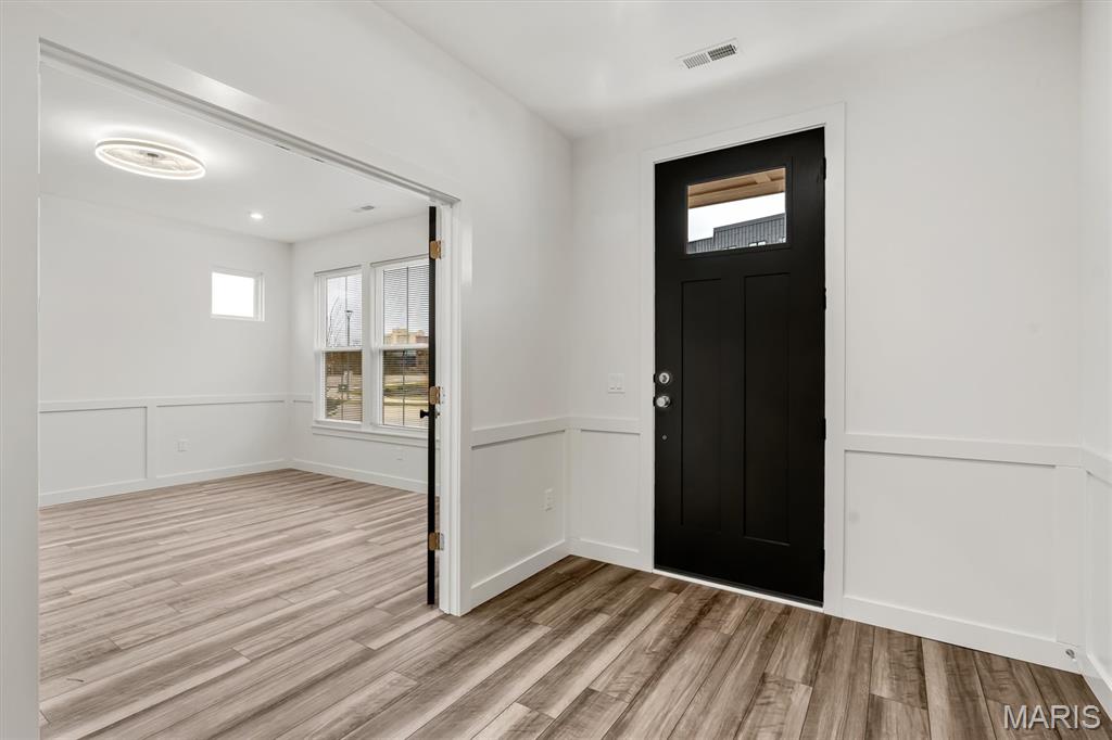 304 Indigo Court, Unit 304 Chesterfield, MO 63005 - Photo 5 of 32