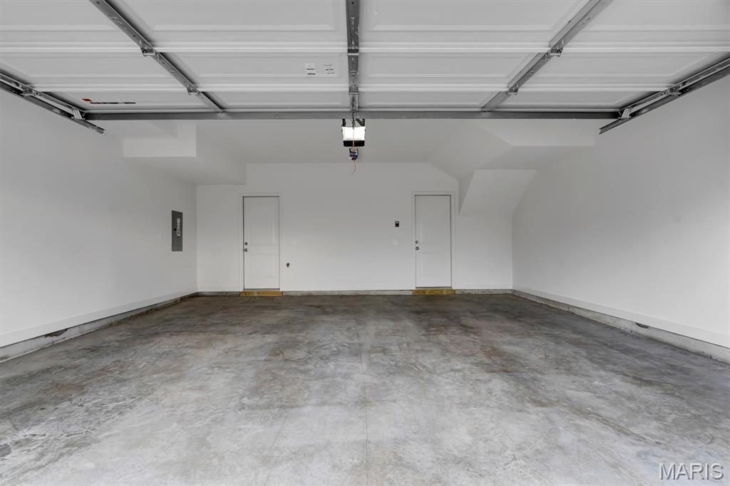 304 Indigo Court, Unit 304 Chesterfield, MO 63005 - Photo 5 of 34