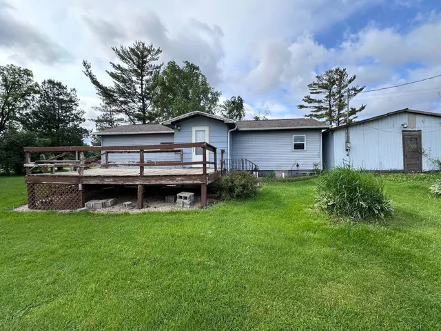 $181,700 | W9958 Highway 76, Bear Creek, WI 54922