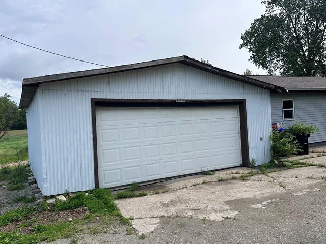 $181,700 | W9958 Highway 76, Bear Creek, WI 54922