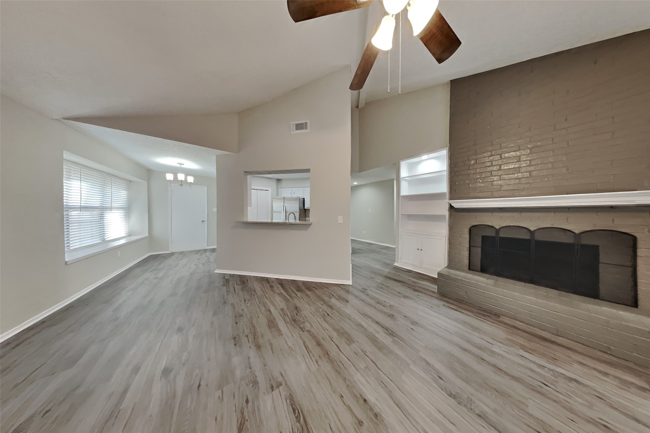 26 Pinewood Forest Court Spring, TX 77381 - Photo 2 of 18