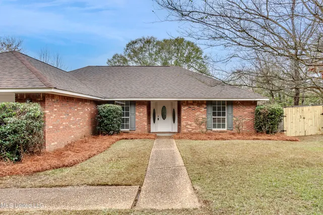 $274,999 | 409 Hawthorne Drive, Madison, MS 39110