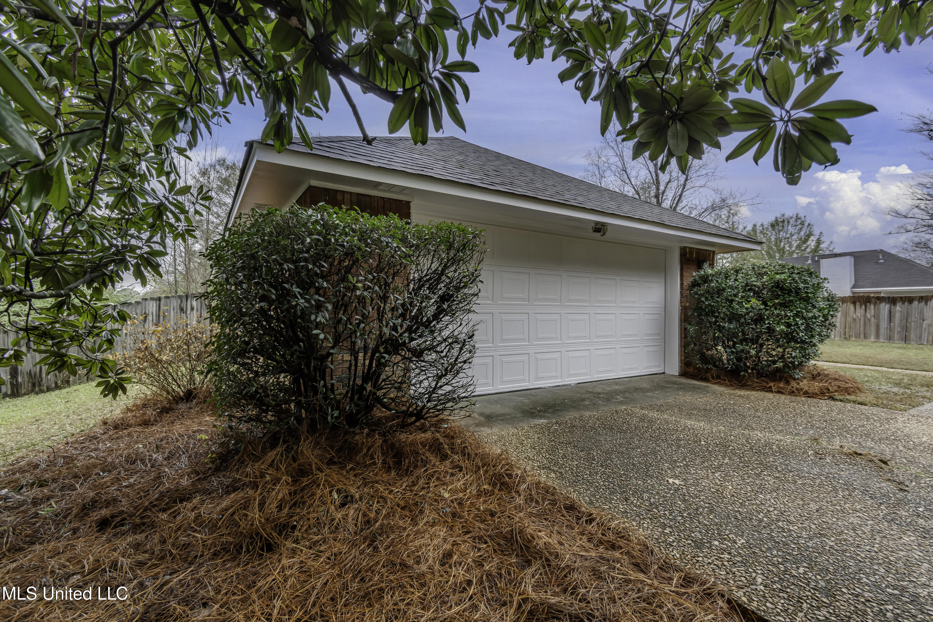 409 Hawthorne Drive Madison, MS 39110 - Photo 7 of 47 409 Hawrthorne Dr--8