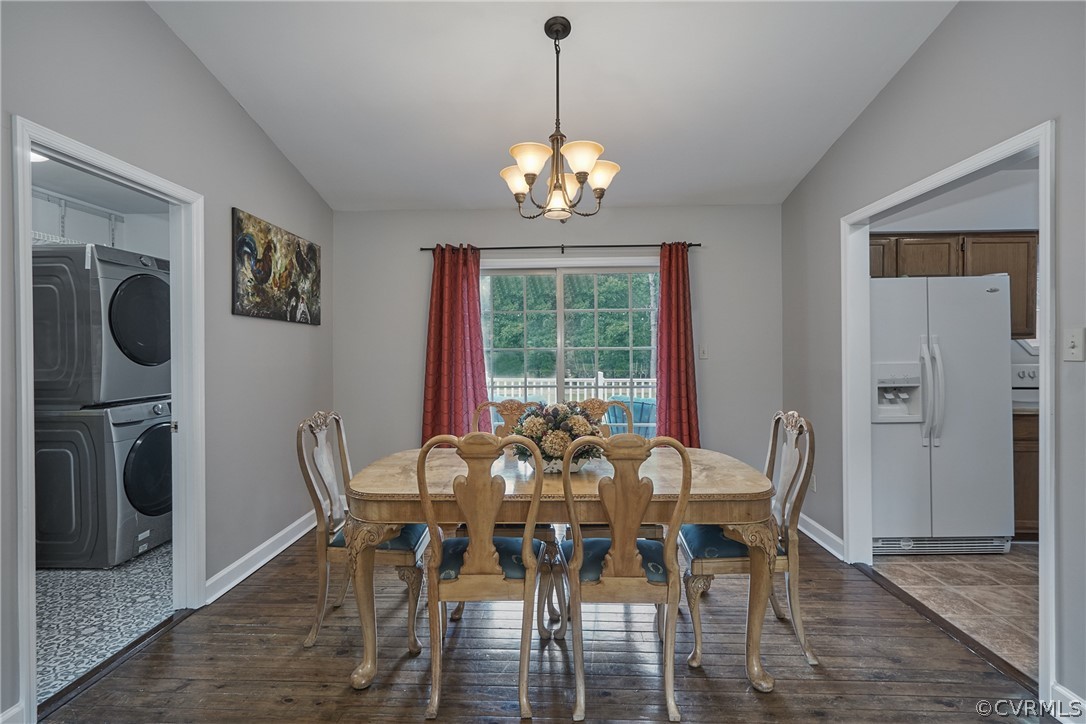 4325 Worsham Road Powhatan, VA 23139 - Photo 14 of 42 Dining area with view into separate laundry room