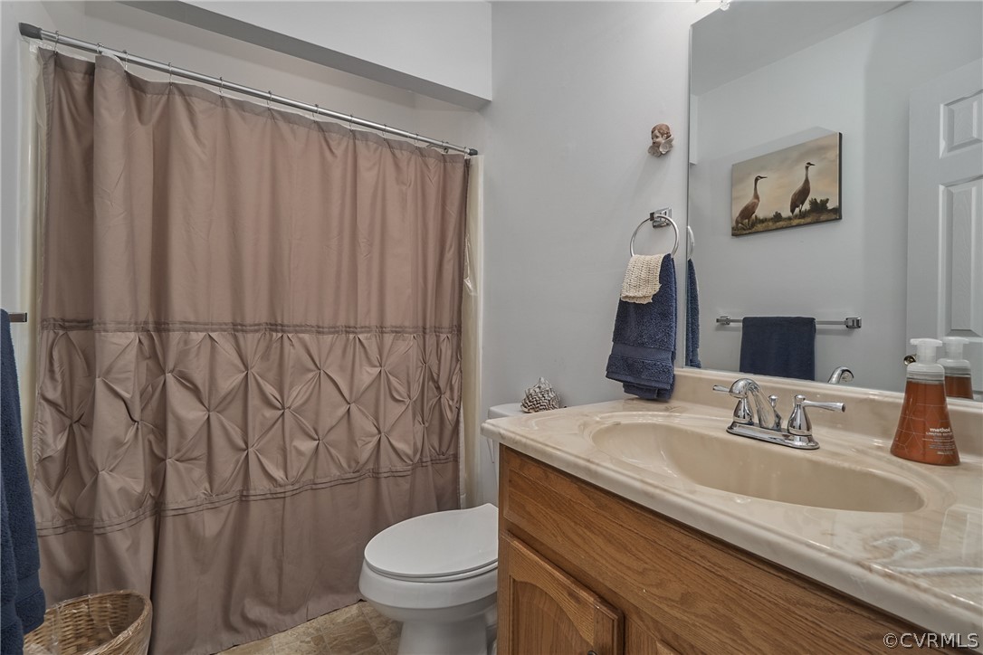 4325 Worsham Road Powhatan, VA 23139 - Photo 20 of 42 Spacious hall bath