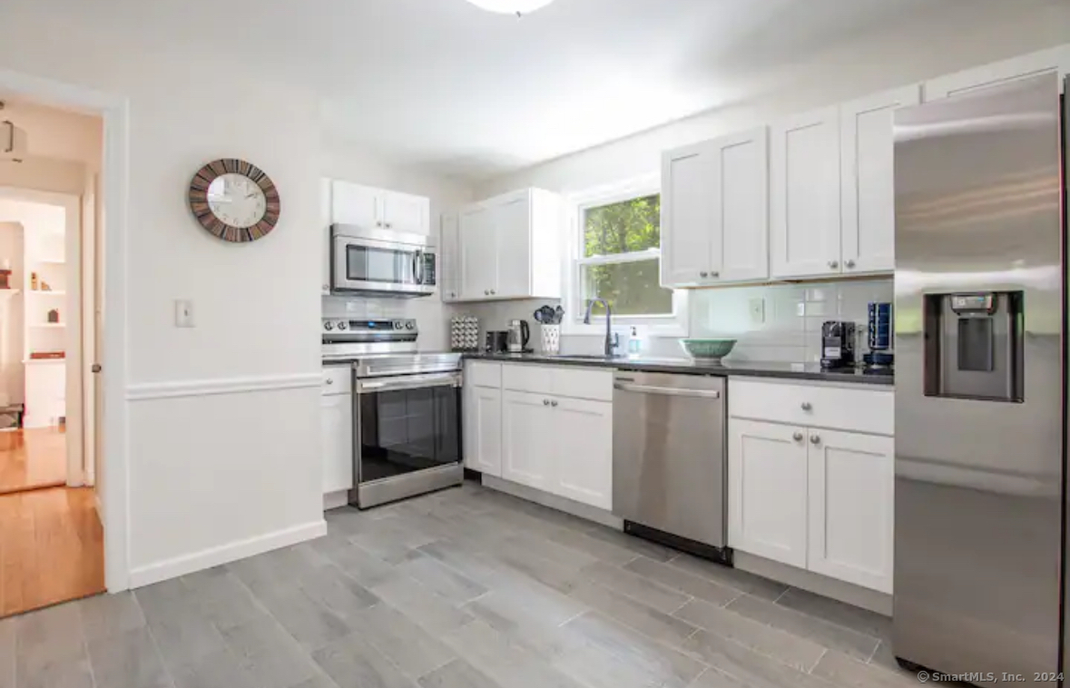 5 Hollow Spring Road Norwalk, CT 06854 - Photo 19 of 30