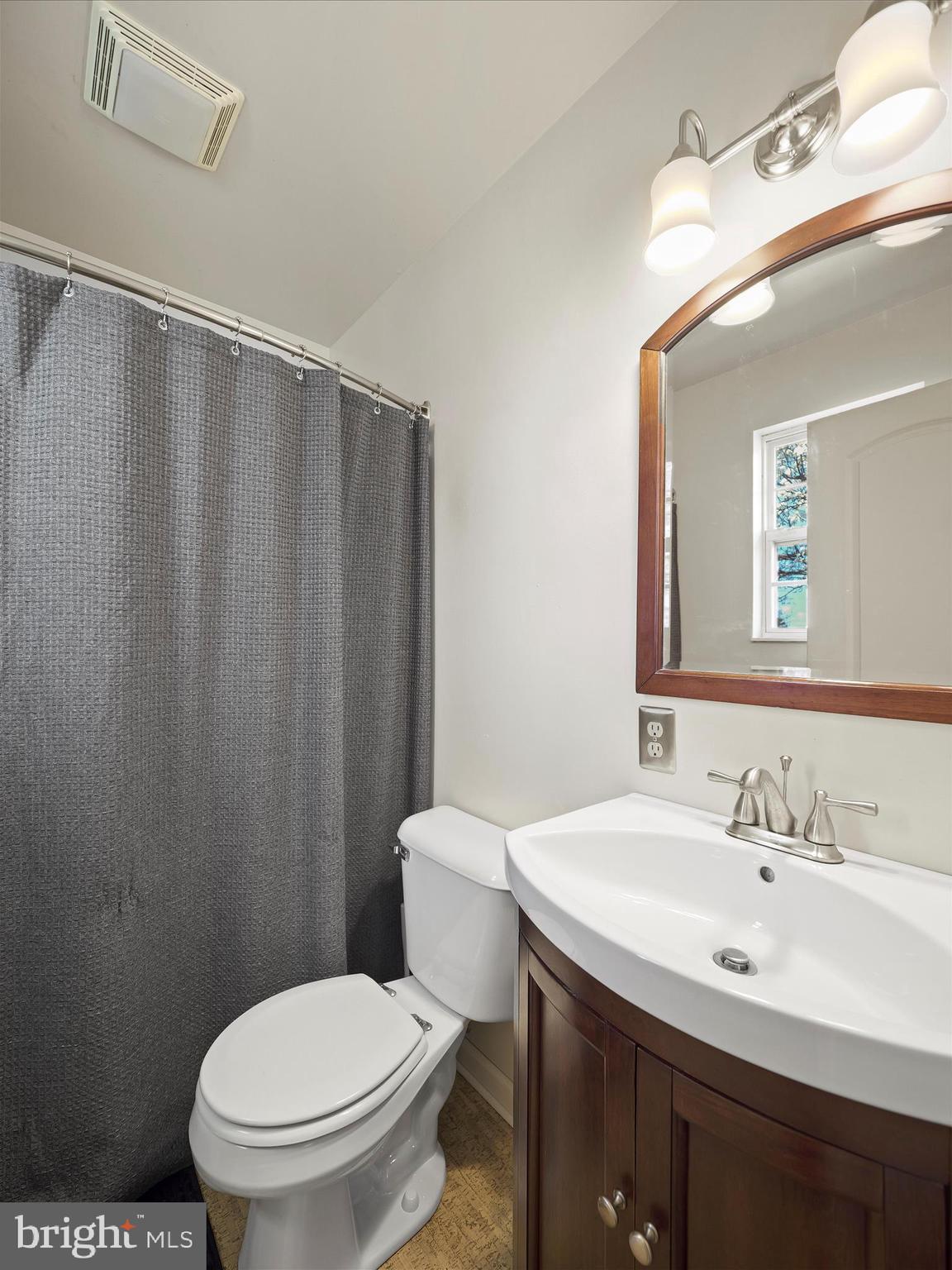 585 Walnut Bottom Road Shippensburg, PA 17257 - Photo 24 of 32 Primary room bathroom
