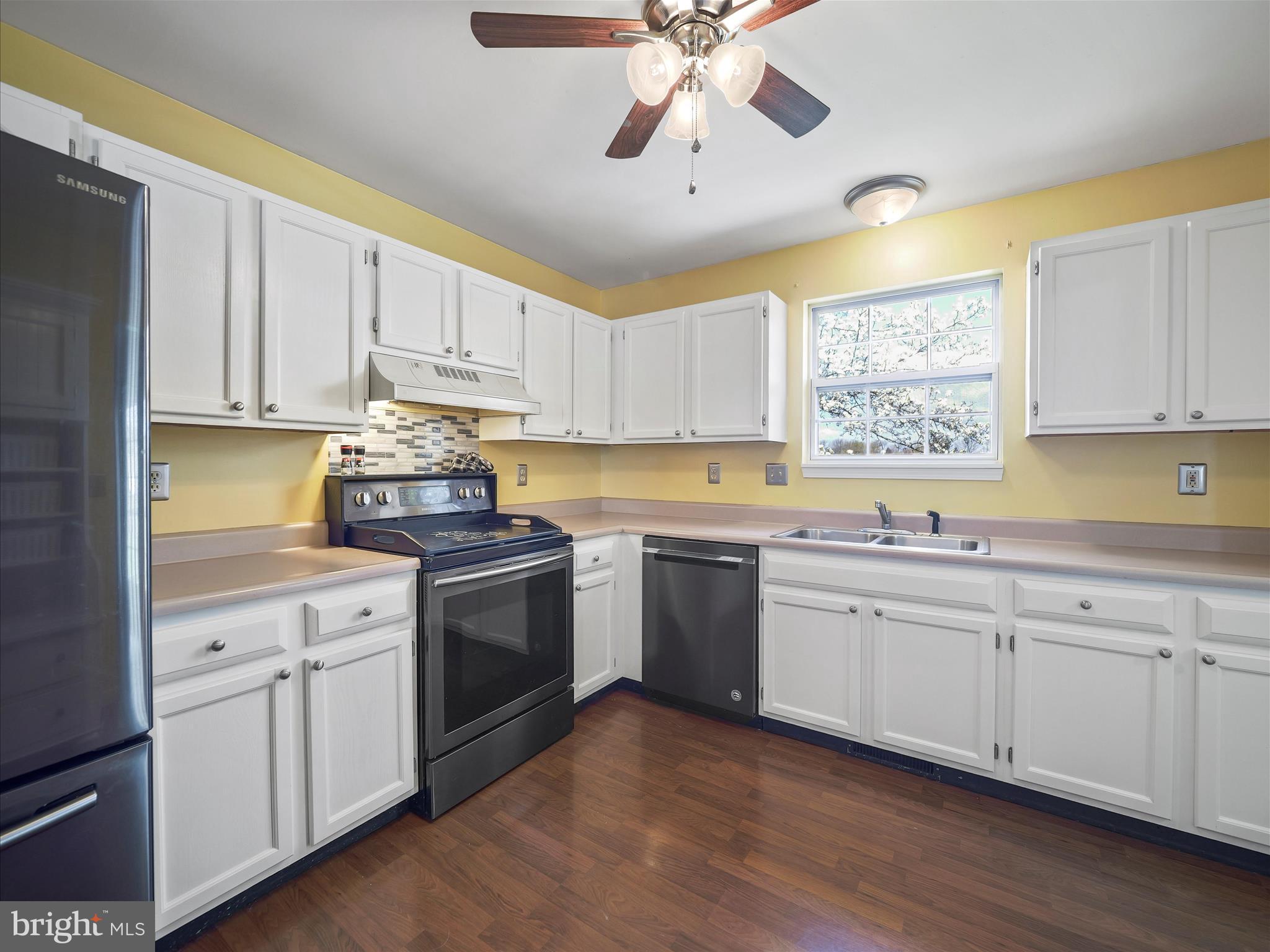 585 Walnut Bottom Road Shippensburg, PA 17257 - Photo 7 of 32 Kitchen