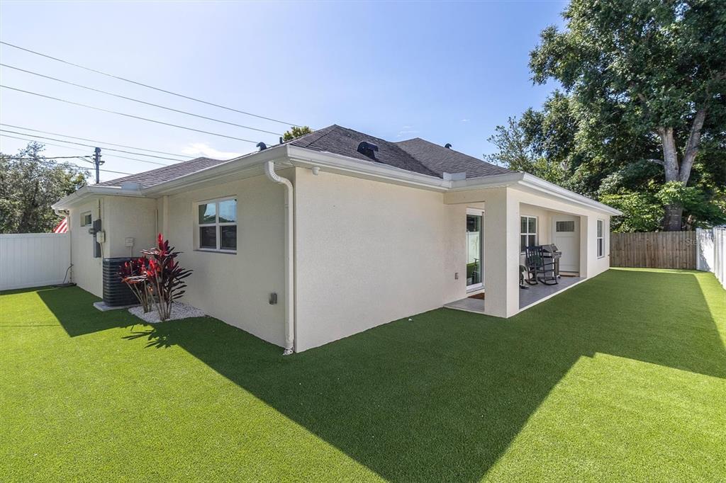 6013 Madison Street New Port Richey, FL 34652 - Photo 3 of 32 Gallery Image 3