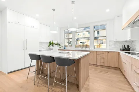 $3,285,000 | 8 Oakdale Avenue, Wellesley, MA 02482