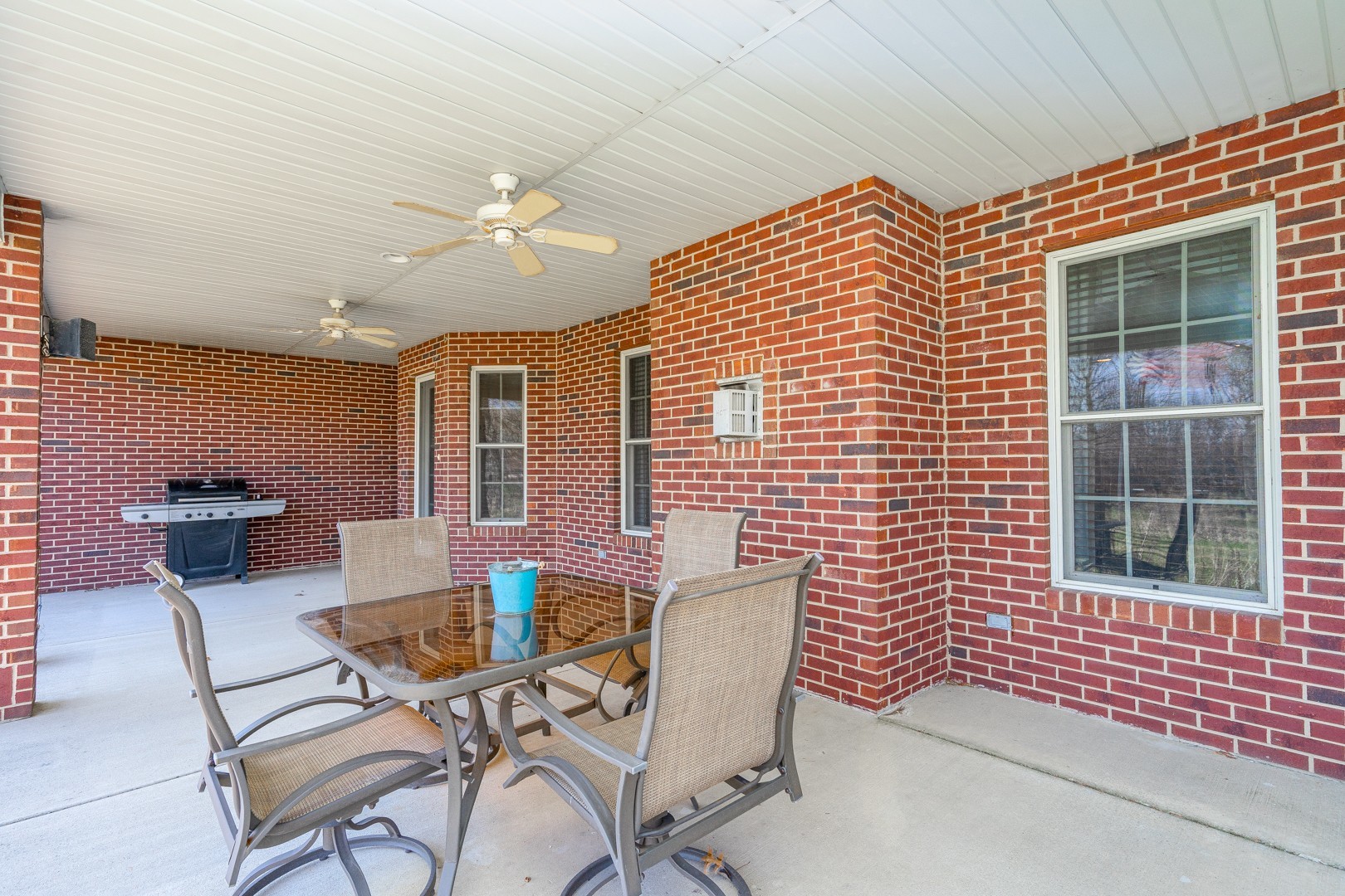 1715 Willow Road Morris, IL 60450 - Photo 21 of 22 a balcony with table and chairs