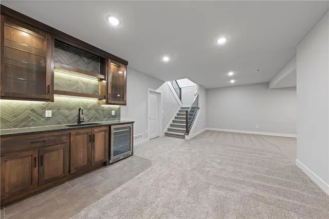 $575,000 | 4528 Southwest Berkshire Drive, Lee's Summit, MO 64083